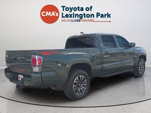 Used 2021 Toyota Tacoma TRD Sport w/ TRD Premium Sport Package AWD/4WD image 5