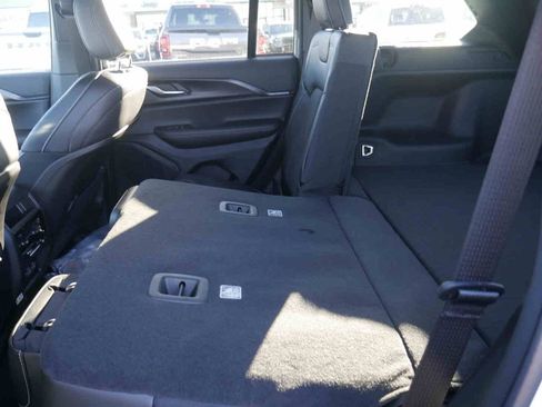 New 2025 Jeep Grand Cherokee Altitude image 16