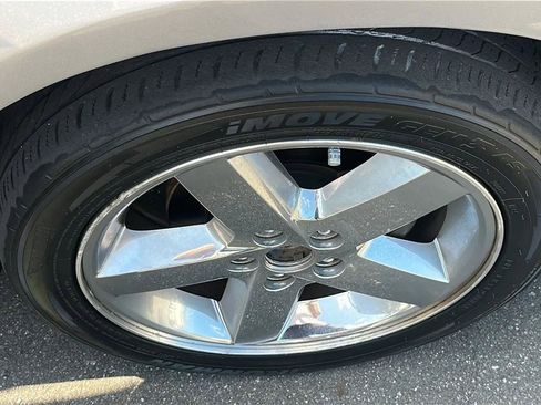 Used 2013 Dodge Avenger SXT FWD image 22