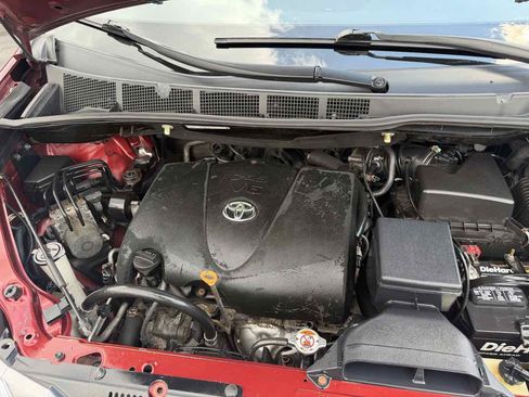 Used 2017 Toyota Sienna XLE AWD/4WD image 22