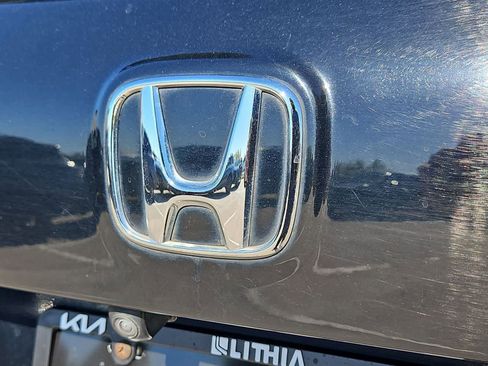 Used 2020 Honda Pilot Touring image 11
