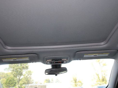 Used 2022 Chevrolet Malibu LT image 17