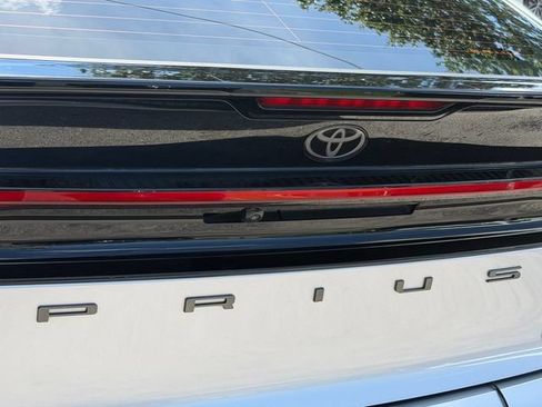 Used 2024 Toyota Prius XLE FWD image 9