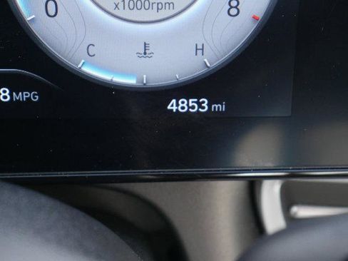 Used 2023 Hyundai Elantra Limited image 29