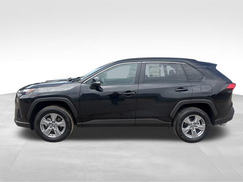 Used 2025 Toyota RAV4 XLE AWD/4WD image 13