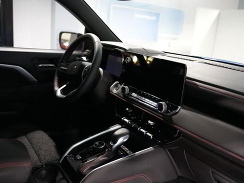 Used 2024 Chevrolet Colorado Z71 w/ Z71 Convenience Package 2 image 21