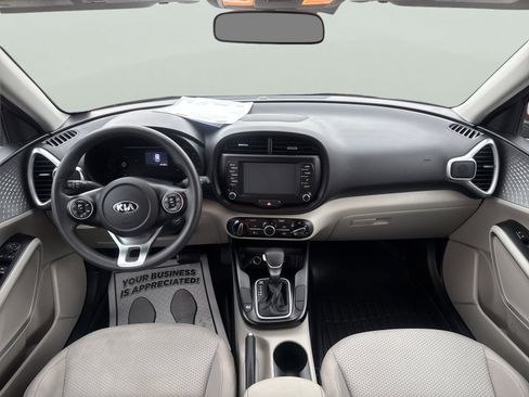 Used 2020 Kia Soul LX FWD image 18