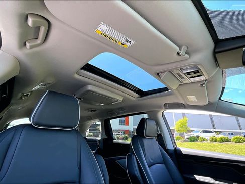 Certified 2025 Honda Odyssey Touring image 14