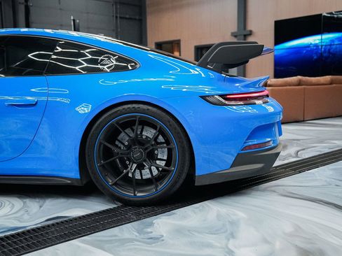 Used 2022 Porsche 911 GT3 RWD image 15
