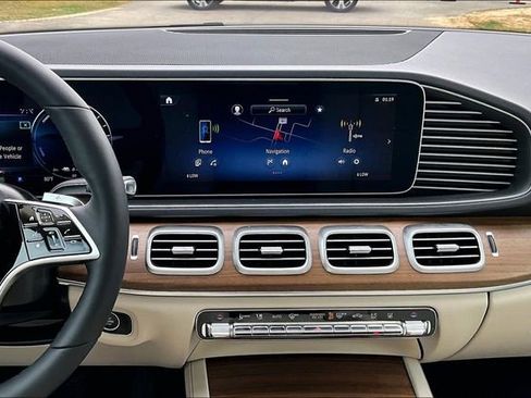 New 2025 Mercedes-Benz GLE 450e 4MATIC image 6