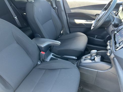 Used 2023 Nissan Kicks S FWD image 10