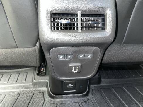 Certified 2022 Chevrolet Equinox Premier image 12