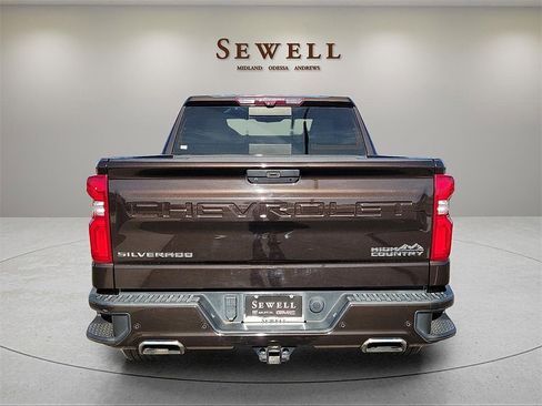 Used 2020 Chevrolet Silverado 1500 High Country w/ Technology Package image 4