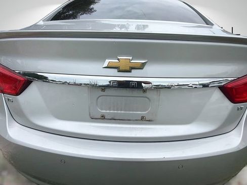 Used 2017 Chevrolet Impala LT w/ Leather Package FWD image 11