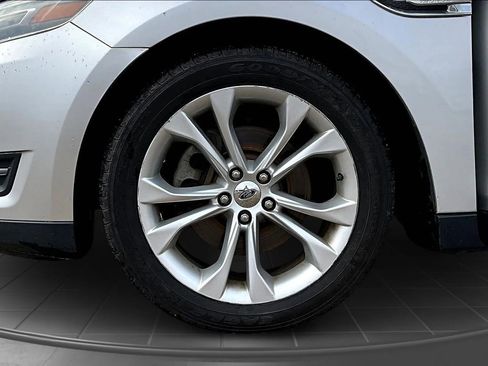 Used 2013 Ford Taurus Limited FWD image 31