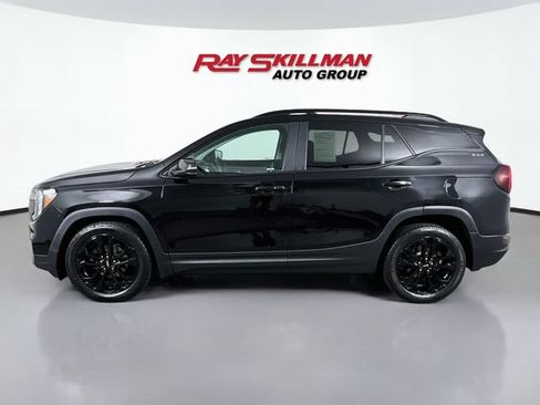 Used 2022 GMC Terrain SLE w/ Driver Convenience Package FWD image 4