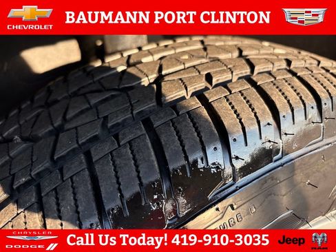 Used 2018 Chrysler Pacifica Touring-L FWD image 29