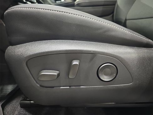 New 2026 Chevrolet Traverse LT image 30