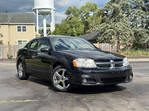 Used 2011 Dodge Avenger Lux FWD image 12
