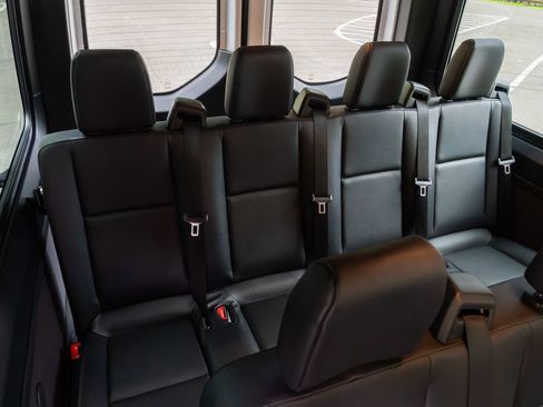 Used 2021 Mercedes-Benz Sprinter 2500 image 12