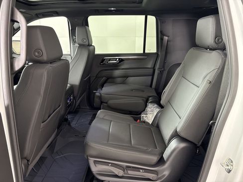 New 2026 Chevrolet Suburban Z71 w/ Comfort Package AWD/4WD image 31