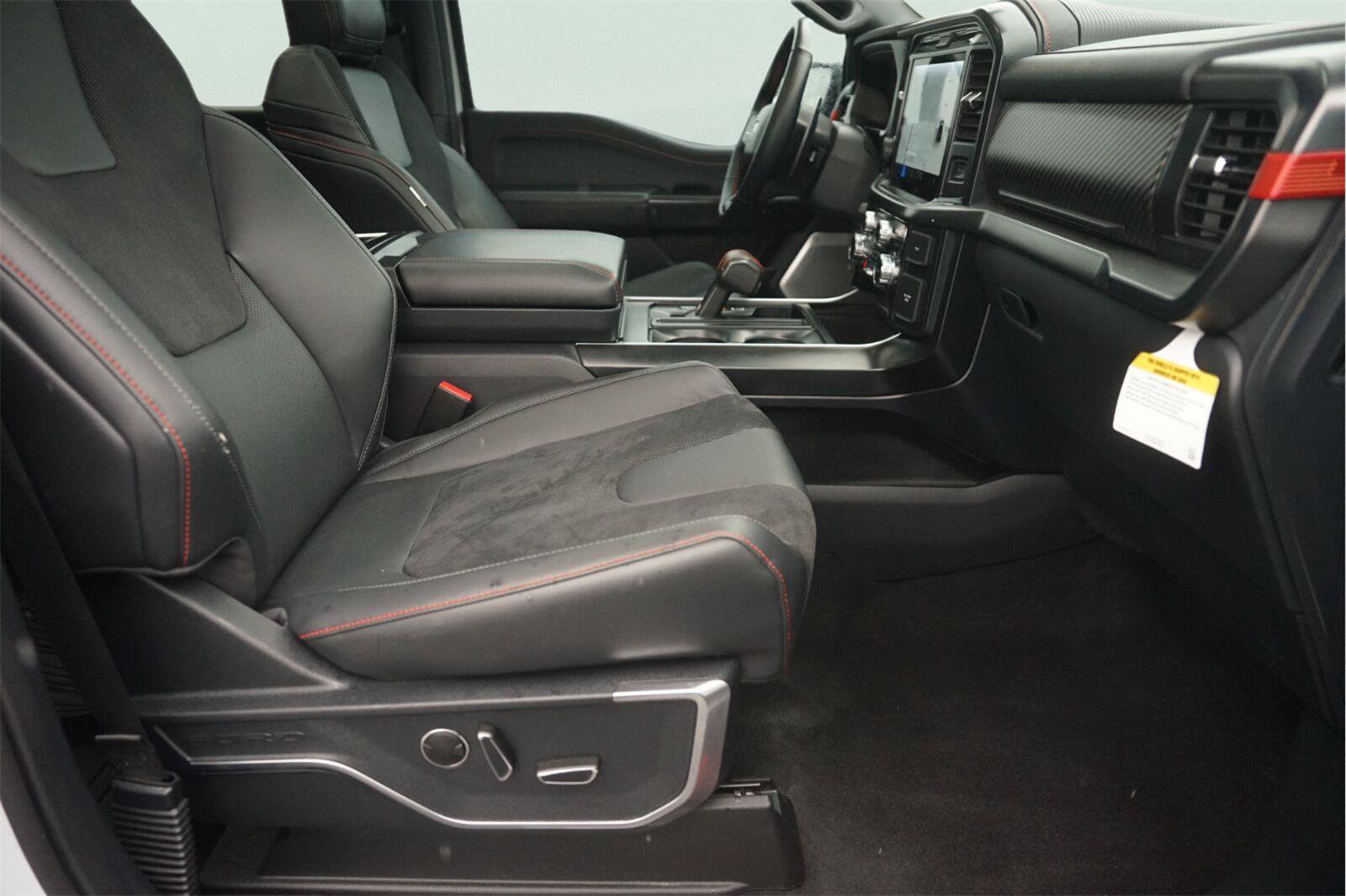 Used 2025 Ford F150 Raptor AWD/4WD image 19