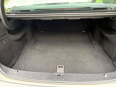 Used 2014 Mercedes-Benz E 550 4MATIC Sedan image 19