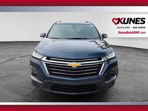 Used 2023 Chevrolet Traverse LT AWD/4WD image 3