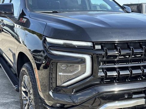 Used 2025 Chevrolet Suburban Z71 AWD/4WD image 5