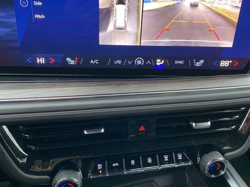 Used 2025 Chevrolet Tahoe LT image 38