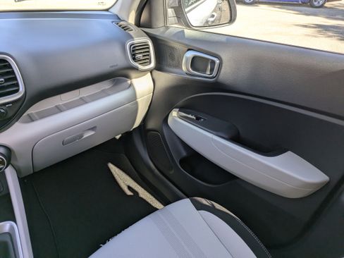 New 2026 Hyundai Venue SEL image 17