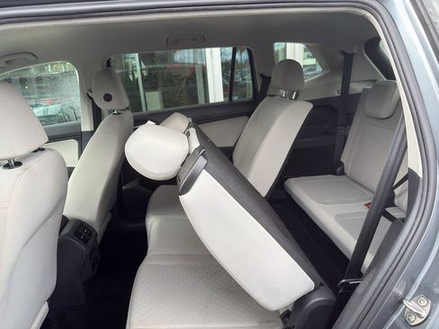 Used 2020 Volkswagen Tiguan S image 12