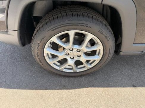 Used 2022 Jeep Compass Latitude AWD/4WD image 25