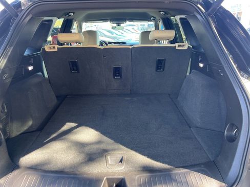 Used 2018 Cadillac XT5 FWD image 17