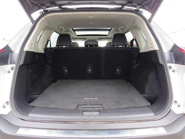 Used 2023 Nissan Rogue SV w/ SV Premium B Package FWD image 12