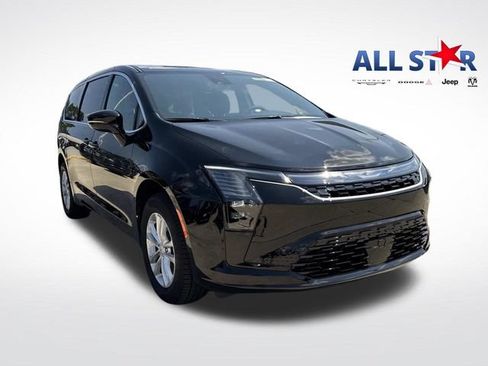 New 2027 Chrysler Pacifica Select AWD/4WD image 1
