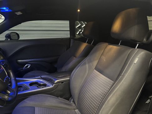 Used 2018 Dodge Challenger SXT image 11