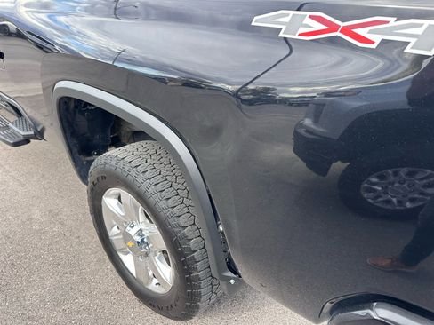 Used 2022 Chevrolet Silverado 2500 Custom w/ Custom Value Package image 6