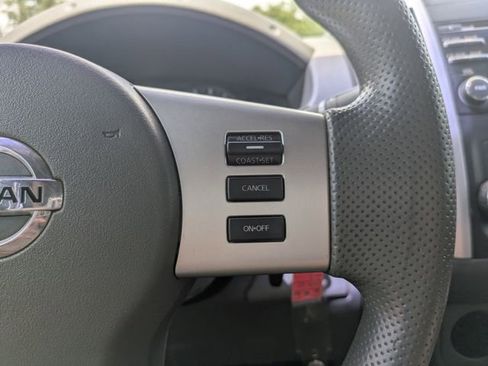 Used 2014 Nissan Frontier SV RWD image 22