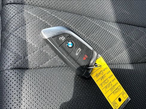 Used 2021 BMW 530i RWD image 11