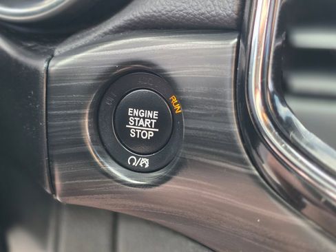 Used 2019 Jeep Grand Cherokee Altitude RWD image 36