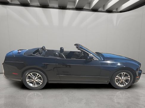 Used 2014 Ford Mustang Premium RWD image 7