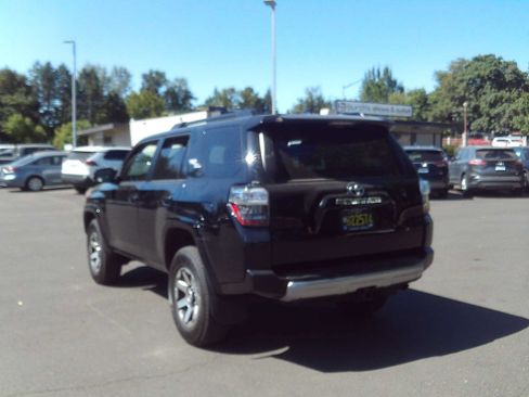 Used 2023 Toyota 4Runner TRD Off-Road Premium w/ Moonroof Package AWD/4WD image 3