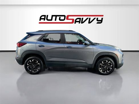 Used 2022 Chevrolet TrailBlazer LT w/ LPO, Blackout Package image 8