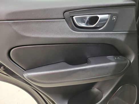 Certified 2023 Volvo XC60 B5 Plus w/ Climate Package image 15