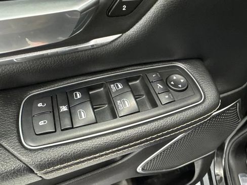Used 2019 RAM 1500 Laramie AWD/4WD image 21