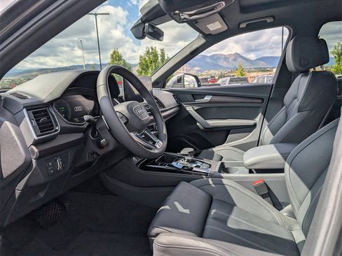 Used 2024 Audi Q5 e Premium Plus image 9