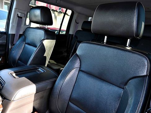 Used 2017 Chevrolet Suburban LT image 14