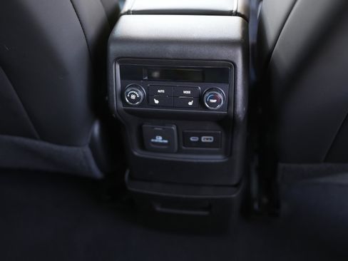 Used 2023 GMC Acadia Denali image 33