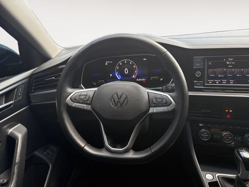 Used 2023 Volkswagen Jetta SE FWD image 12